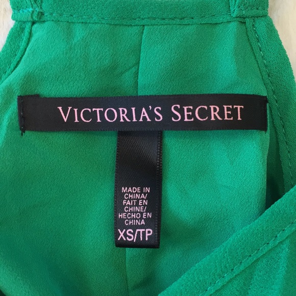 VS Green Pleated Dress - Picture 2 of 5